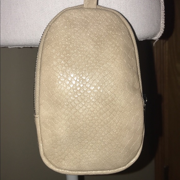 Sophie and Shannon Crossbody! - Picture 3 of 4